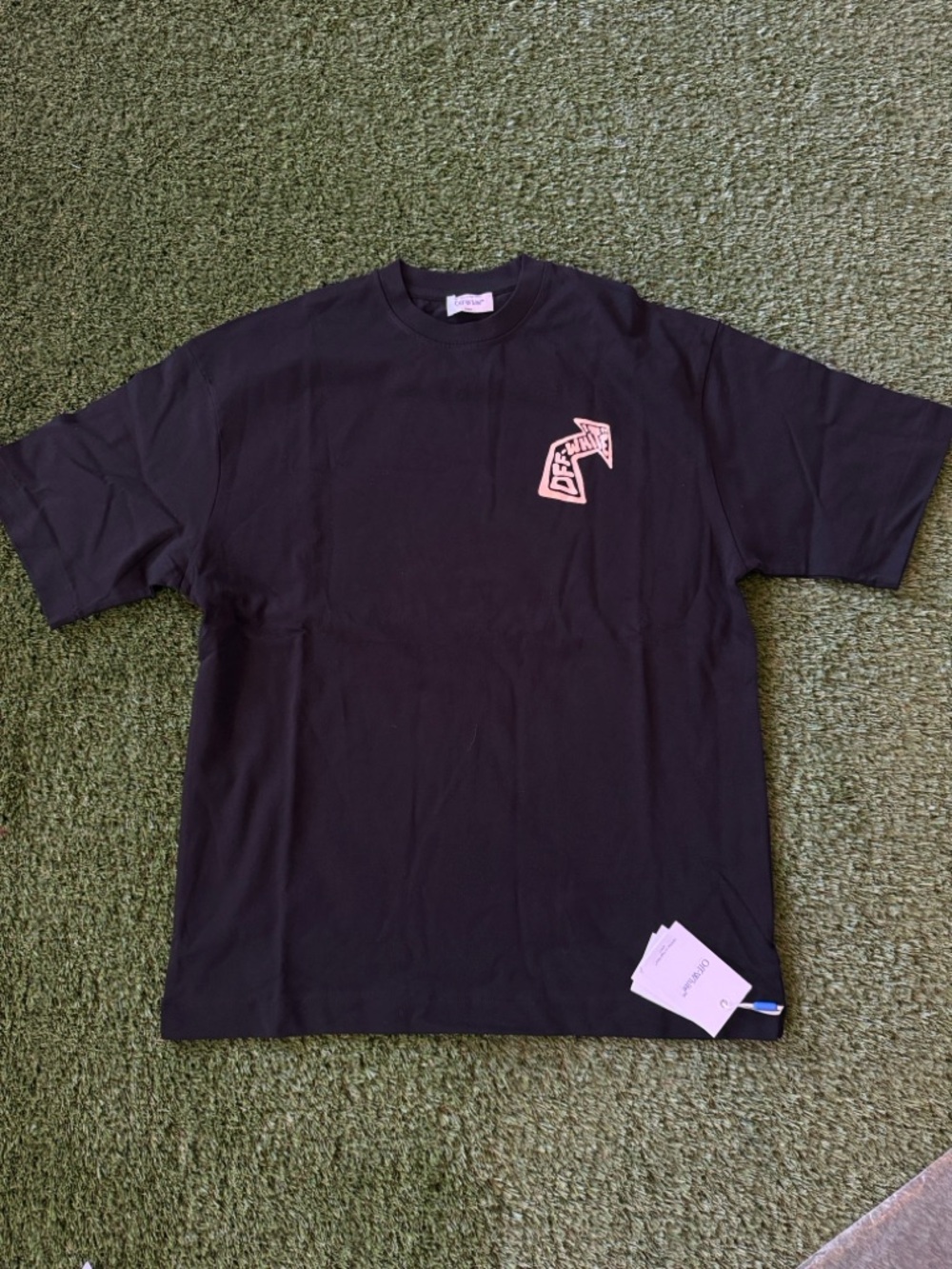 Off-White Skate Black Arrow Tee Size L NWT FW24 OMAA120G24JER0051001